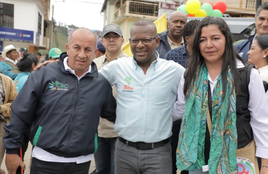 Con maquinaria verde fortalecen el agro en el oriente caucano Con maquinaria verde fortalecen el agro en el oriente caucano