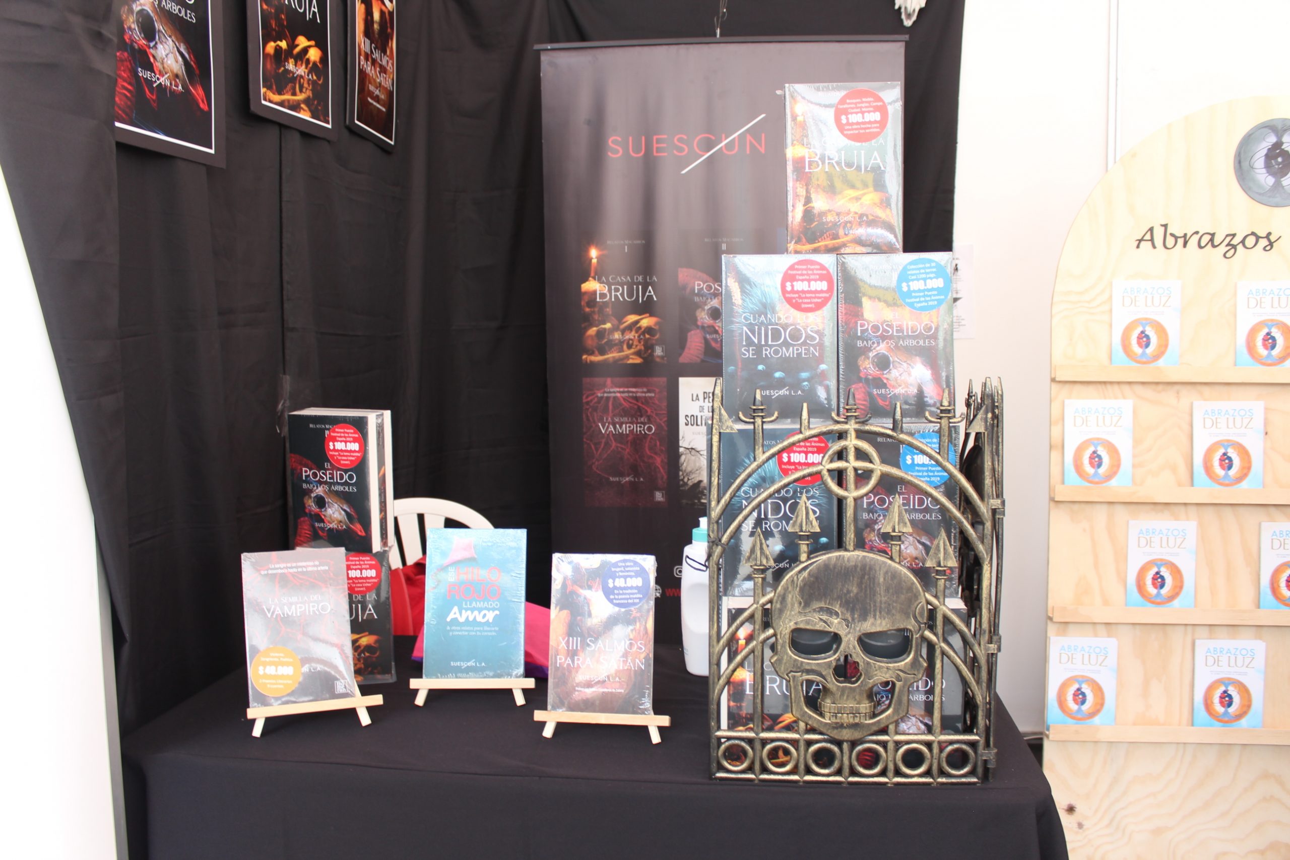 stand del escritor Luis Suescun