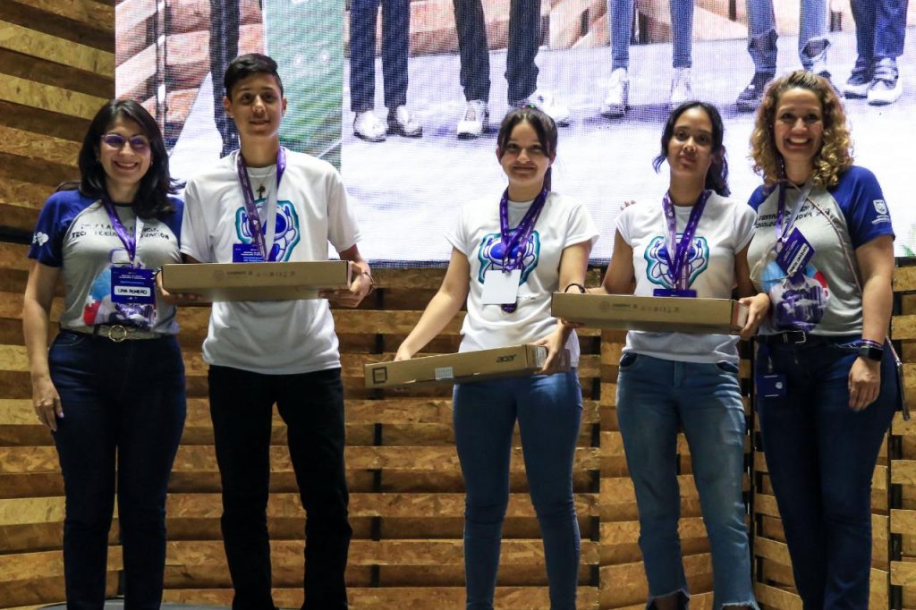 El equipo Campeón de Robótic fue Corporation Tecnology, El equipo Campeón de Robótic fue Corporation Tecnology,
