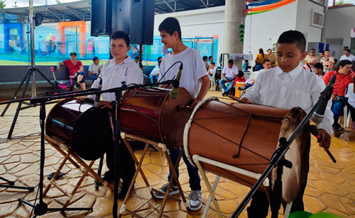 La danza, la música y el arte en Guayacanes La danza, la música y el arte en Guayacanes