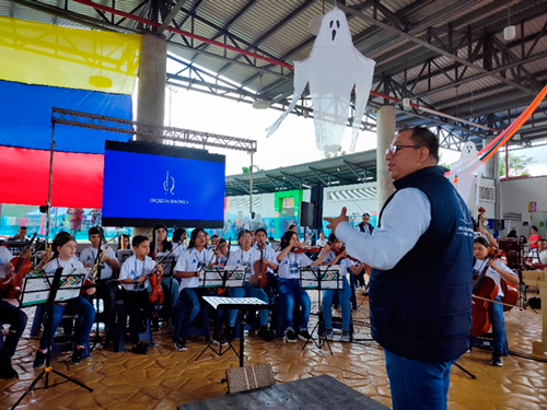 La danza, la música y el arte en Guayacanes La danza, la música y el arte en Guayacanes