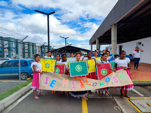 La danza, la música y el arte en Guayacanes La danza, la música y el arte en Guayacanes