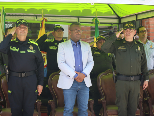 Llega equipo de la policía para disminuir la violencia Llega equipo de la policía para disminuir la violencia