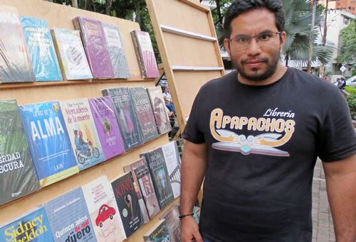Si la gente no se acerca a los libros Si la gente no se acerca a los libros