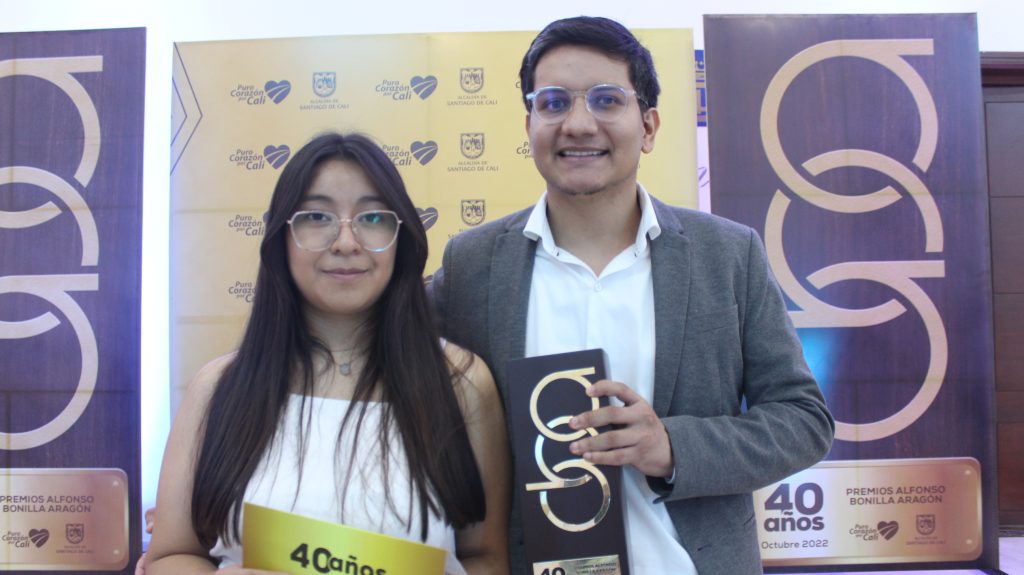Abrahám Gutiérrez y Lorena Ceballos, ganadores en periodismo digital