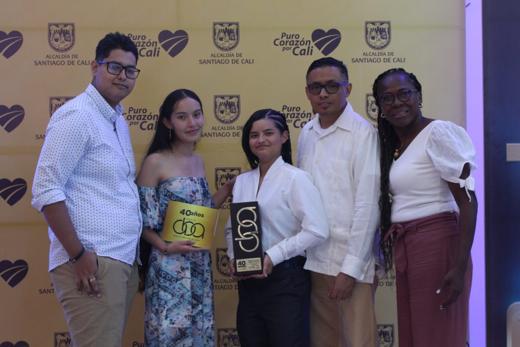 La Institución Educativa Multiproposito ganadores en la categoria periodismo estudiantil