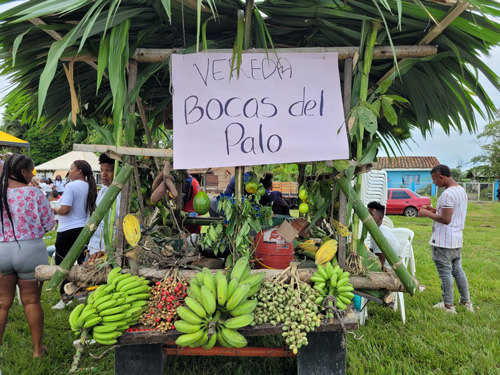 Alimento, comunidad y baile en Puerto Tejada Alimento, comunidad y baile en Puerto Tejada