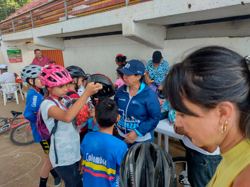 Bici-destrezas entregó kits de seguridad a niños Quilichagueños Bici-destrezas entregó kits de seguridad a niños Quilichagueños