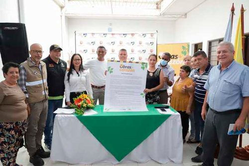Firman pacto para iniciar Obras de Corazón Firman pacto para iniciar Obras de Corazón