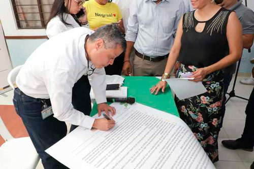 Firman pacto para iniciar Obras de Corazón Firman pacto para iniciar Obras de Corazón