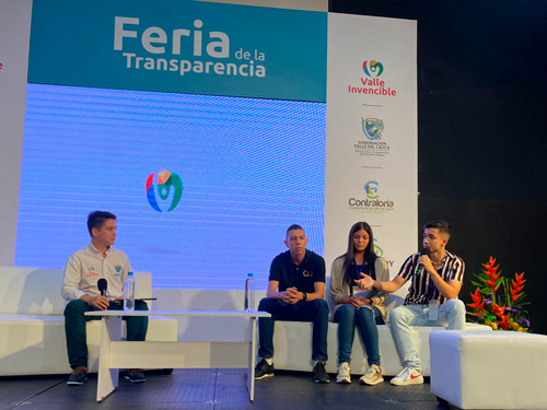 Jóvenes vallecaucanos protagonistas en Feria de la Transparencia