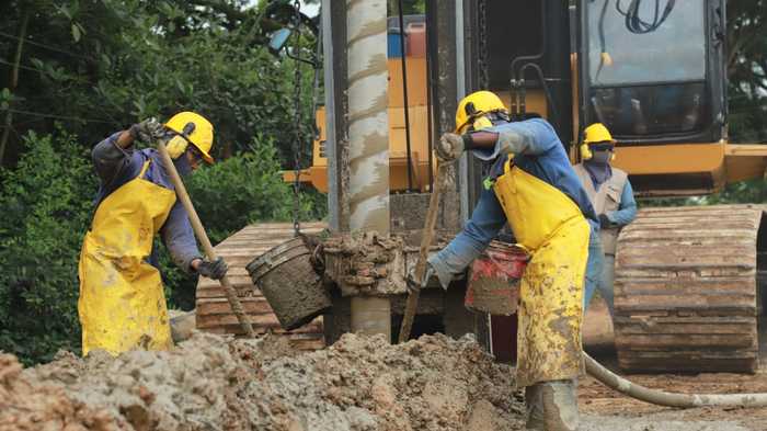 23 kilómetros del Jarillón de Cali ya están reforzados 23 kilómetros del Jarillón de Cali ya están reforzados