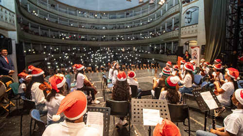 300 niños fueron protagonistas de presentación musical