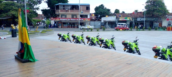 En Puerto Tejada se refuerza la seguridad - Entregan nuevas motos para la Policía