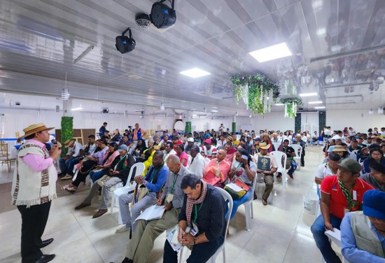Diálogos entre comunidades étnicas y gobierno para restitución de tierras Diálogos entre comunidades étnicas y gobierno para restitución de tierras