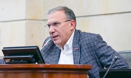 La "aplanadora" de 800 contratos de Roy Barreras