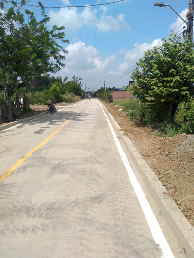Pavimentación de la vía principal en Las Brisas ya es una realidad Pavimentación de la vía principal en Las Brisas ya es una realidad