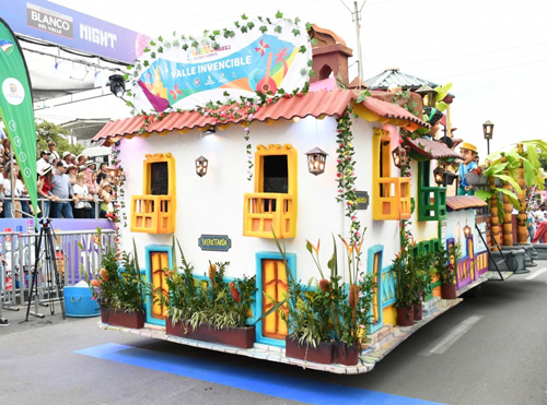 Un extraordinario viaje por el Valle con la Fiesta de mi pueblo Un extraordinario viaje por el Valle con la Fiesta de mi pueblo