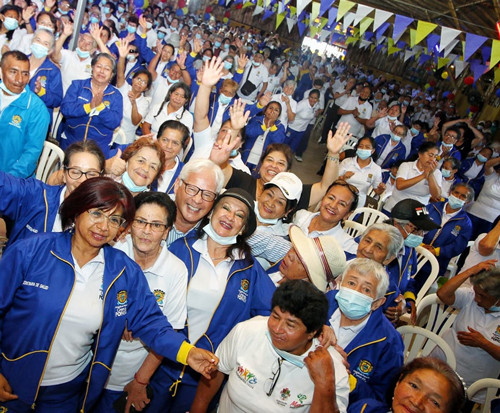 Alcalde de Popayán celebró año nuevo con Adultos Mayores Alcalde de Popayán celebró año nuevo con Adultos Mayores