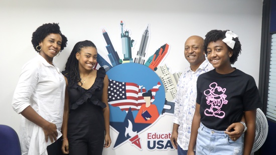 Ana Sofía Castillo Paz, tenista quilichagueña ganó beca en EEUU Ana Sofía Castillo Paz, tenista quilichagueña ganó beca en EEUU