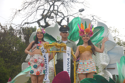 Desfile de Mil colores con las Carrozas y comparsas en Popayán