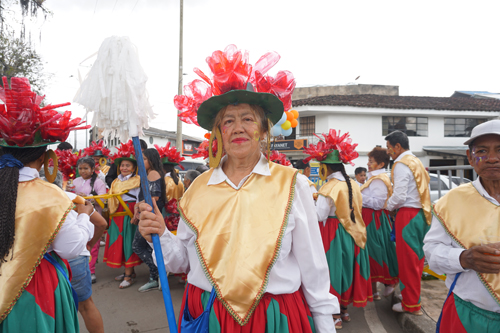 Desfile de Mil colores con las Carrozas y comparsas en Popayán