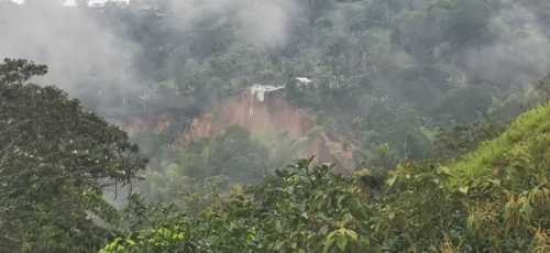 Emergencia en el sur del Cauca por derrumbe Emergencia en el sur del Cauca por derrumbe