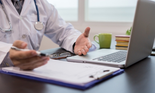 Los médicos también se mueren