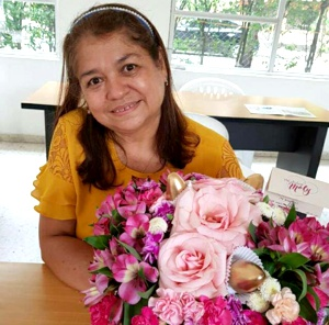 Gloria León Valencia Gloria León Valencia