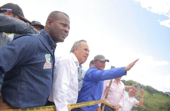 Avanza mejoramiento de vías alternas para conectar el sur de Colombia Avanza mejoramiento de vías alternas para conectar el sur de Colombia