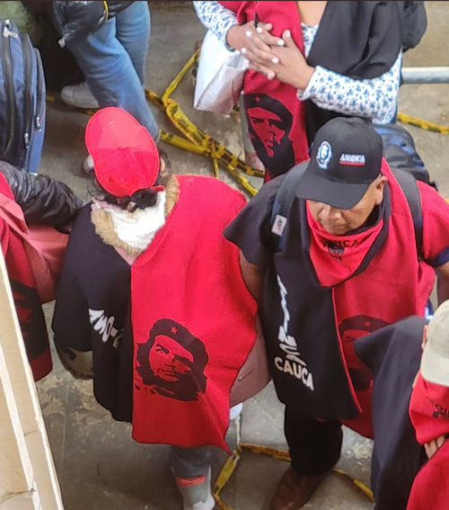 El poncho de Asoinca El poncho de Asoinca
