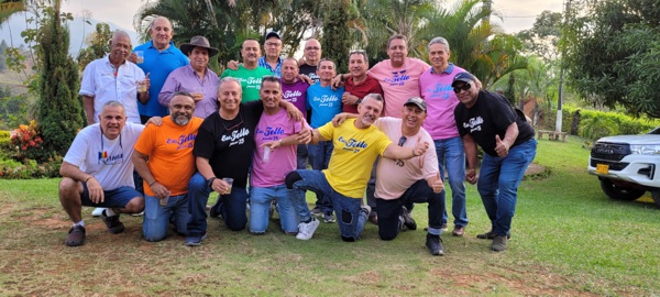 Exalumnos de la Tello se encontraron otra vez después de 48 años Exalumnos de la Tello se encontraron otra vez después de 48 años