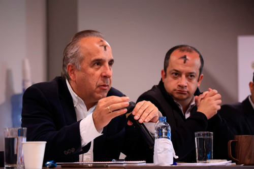 Ministro de transporte en diálogo con taxistas Ministro de transporte en diálogo con taxistas