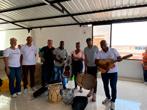 Entrega de instrumentos musicales Entrega de instrumentos musicales