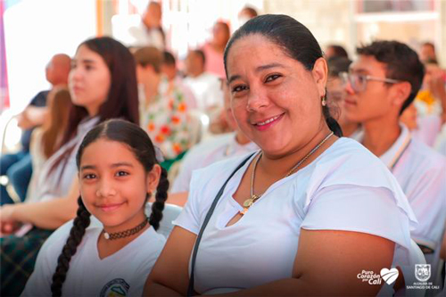 Padres de familia, estudiantes y profesores asistieron
