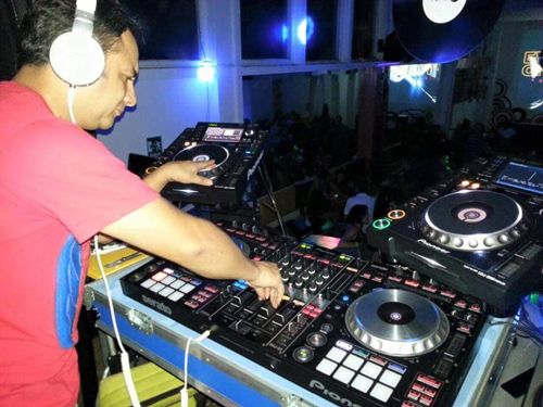 33 años viviendo la música 33 años viviendo la música