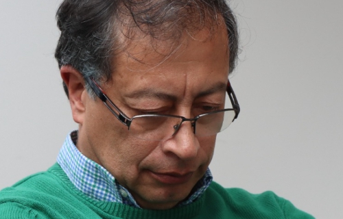 Carta desesperada a Gustavo Petro Carta desesperada a Gustavo Petro
