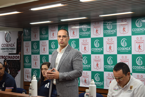 Fútbol Femenino del América recibe patrocinio de Cosenza Fútbol Femenino del América recibe patrocinio de Cosenza