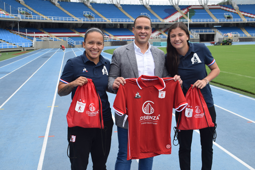 Durante el mes de la mujer, el equipo femenino del América de Cali recibió patrocinio Durante el mes de la mujer, el equipo femenino del América de Cali recibió patrocinio