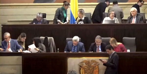 Debate sobre Plan de Desarrollo continuará en plenarias Debate sobre Plan de Desarrollo continuará en plenarias
