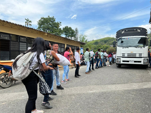 Más de 40 toneladas de ayudas humanitarias en Rosas