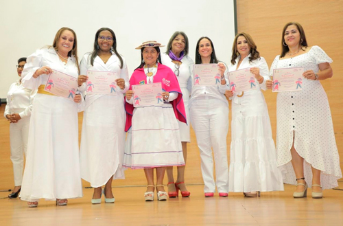 Reconocimiento a las luchas y esfuerzos de las mujeres Reconocimiento a las luchas y esfuerzos de las mujeres