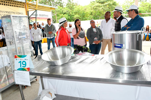 350 Emprendedores Beneficiados por La “Ruta Valle Invencible” 350 Emprendedores Beneficiados por La “Ruta Valle Invencible”