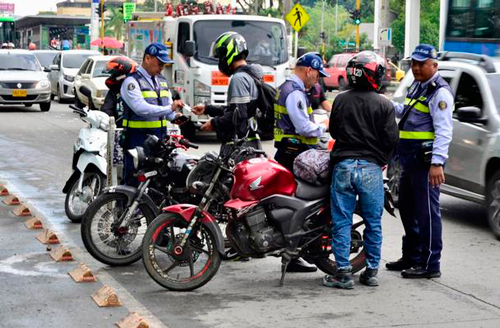 La Secretaría de Movilidad Distrital en operativos La Secretaría de Movilidad Distrital en operativos