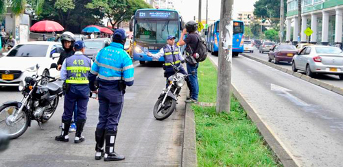 La Secretaría de Movilidad Distrital en operativos La Secretaría de Movilidad Distrital en operativos