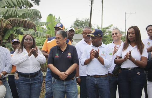 $2.500 millones en vías y apoyo a 250 emprendimientos en Padilla $2.500 millones en vías y apoyo a 250 emprendimientos en Padilla