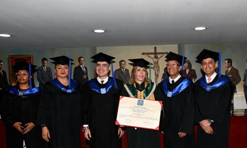 Gobernadora del Valle recibe Doctorado Honoris Causa en Administración Gobernadora del Valle recibe Doctorado Honoris Causa en Administración