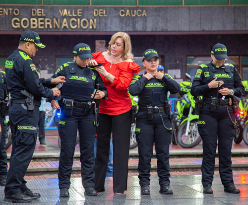 Nuevos chalecos, motocicletas y vehículos para la Policía de Cali Nuevos chalecos, motocicletas y vehículos para la Policía de Cali