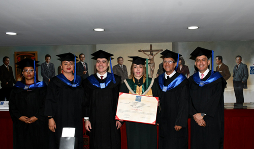 Gobernadora del Valle recibe Doctorado Honoris Causa en Administración Gobernadora del Valle recibe Doctorado Honoris Causa en Administración