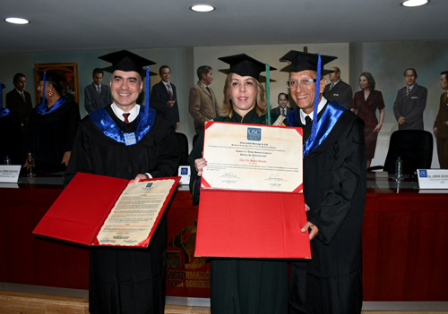Gobernadora recibe Doctorado Honoris Causa Gobernadora recibe Doctorado Honoris Causa